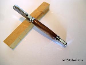 Stylo roller en bois de Noyer