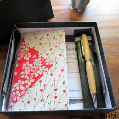 Box carnet artisanale et stylo en bois de buis