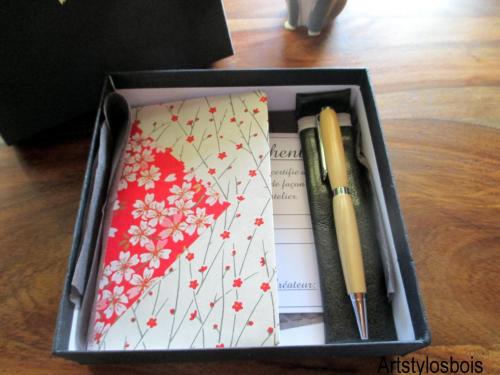 Box carnet artisanale et stylo en bois de buis