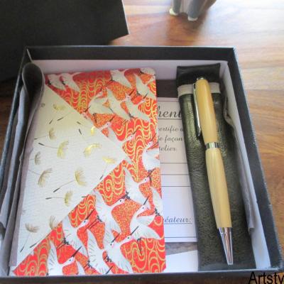 Box carnet artisanale et stylo en bois de buis