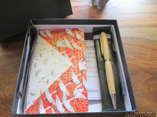 Box carnet artisanale et stylo en bois de buis