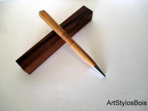 Stylo bille en bois d'Abricotier