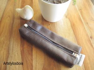 Trousse faite main en simili cuir marron aspect vieilli