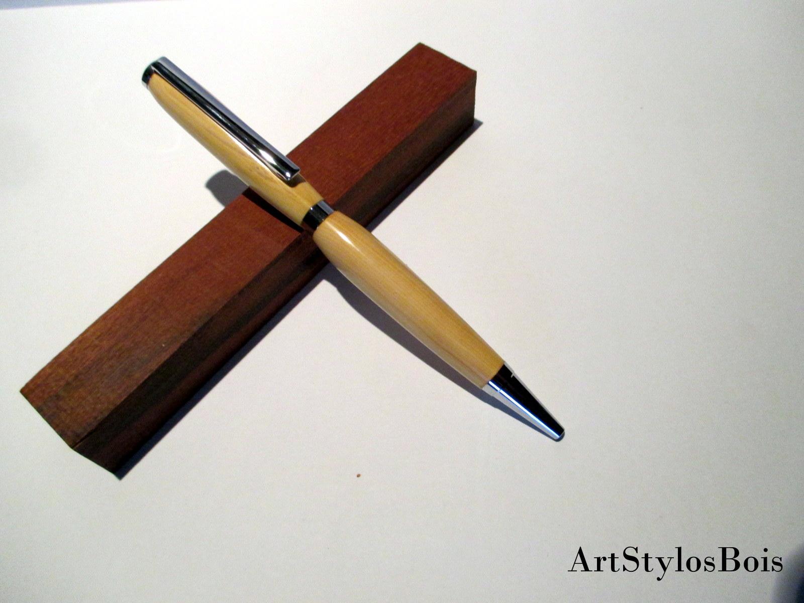 Le stylo du mois : stylo bille en bois de Buis